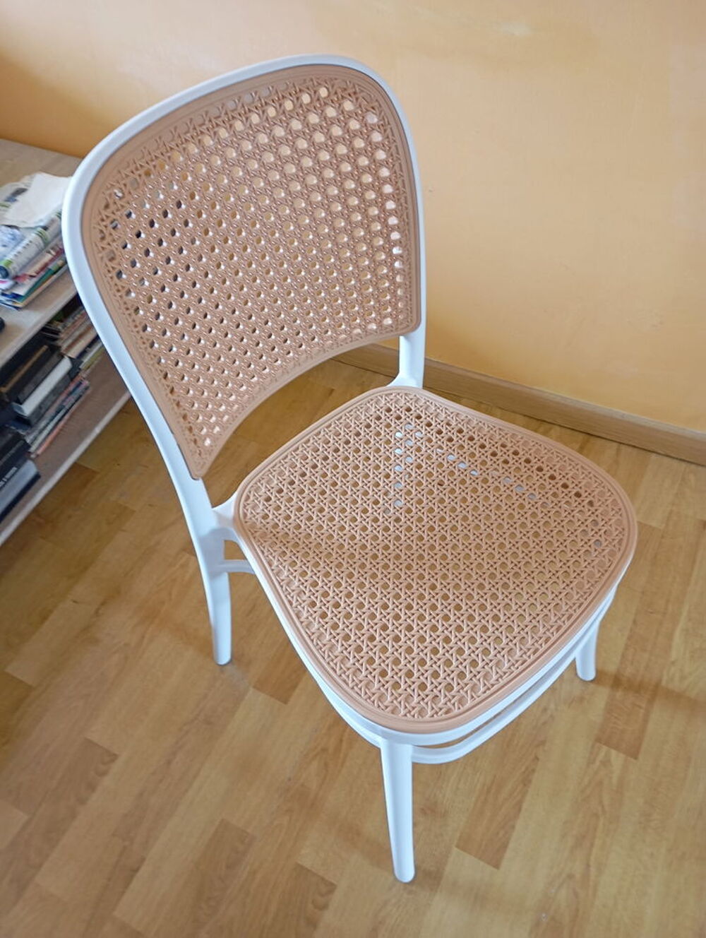 chaise neuf Décoration