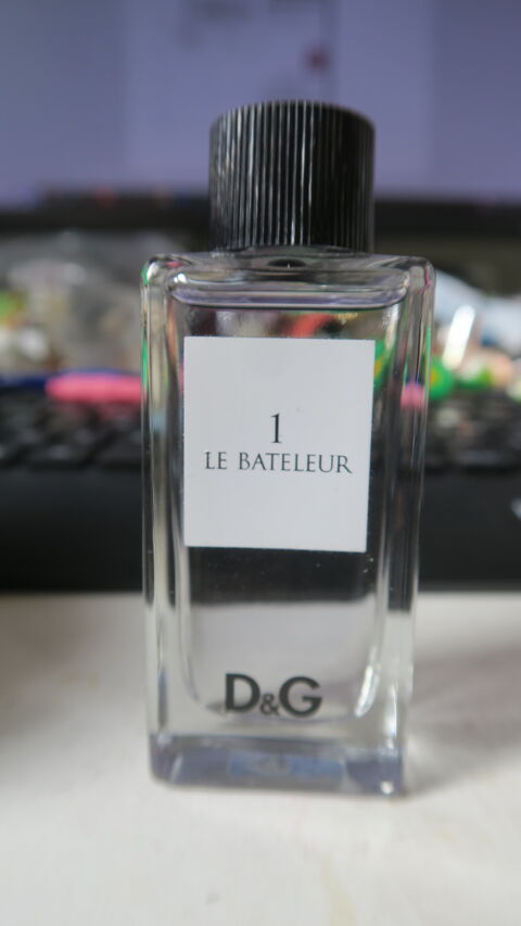 Parfum Dolce Gabbana  N 1 le Bateleur 12 Chennevires-sur-Marne (94)