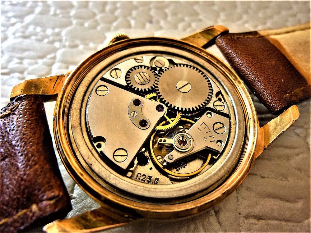 LIP R230 montre m&eacute;canique homme 1970 LIP1029 Bijoux et montres