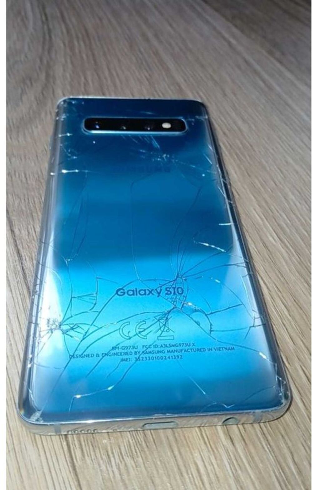 Samsung S10 - Fonctionne parfaitement mais &eacute;cran cass&eacute;e Téléphones et tablettes