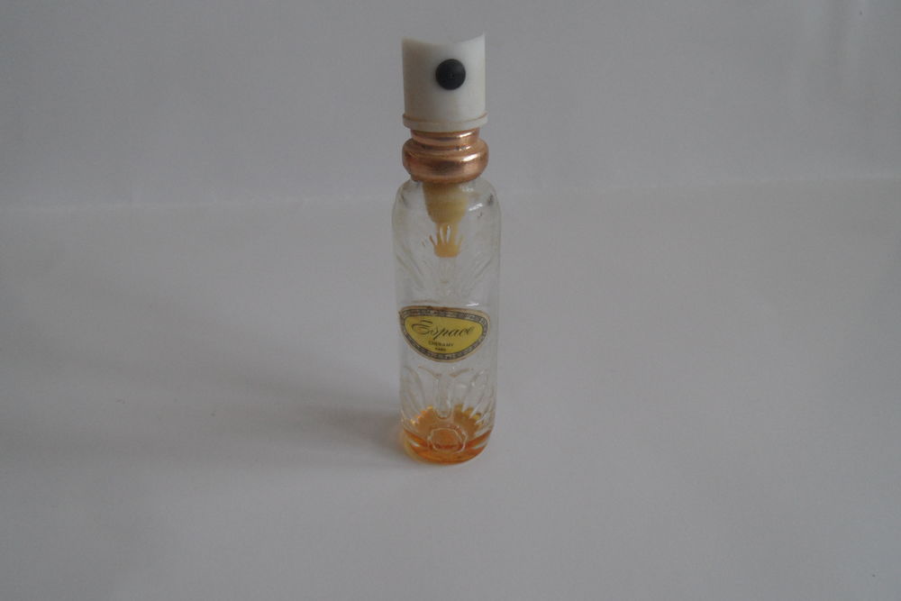 petit flacon de parfum de collection 