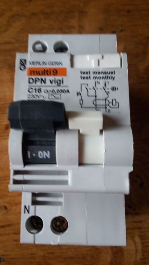 3 disjoncteurs différentiels monophés 16A -DPN VIGI  30ml Paris 12 (75)