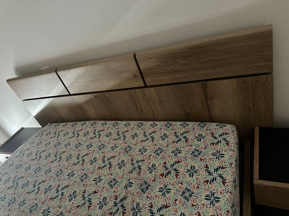 Lit avec sommier + chevets + commode Meubles