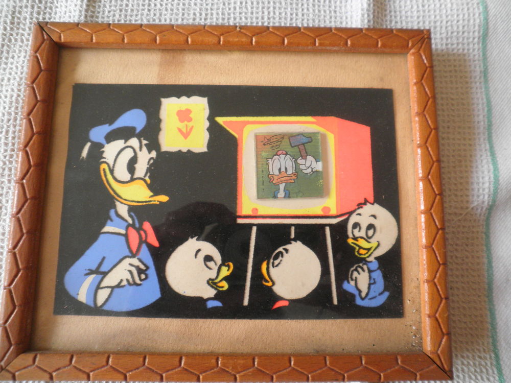 cartes postales anciennes de personnages de Disney en cadres 