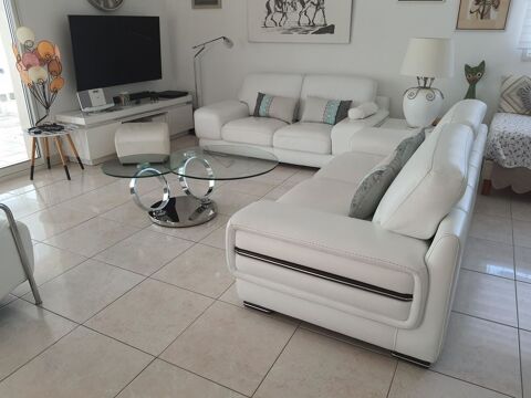 2 canapes cuir blanc etat neuf 2400 Boissi�res (30)