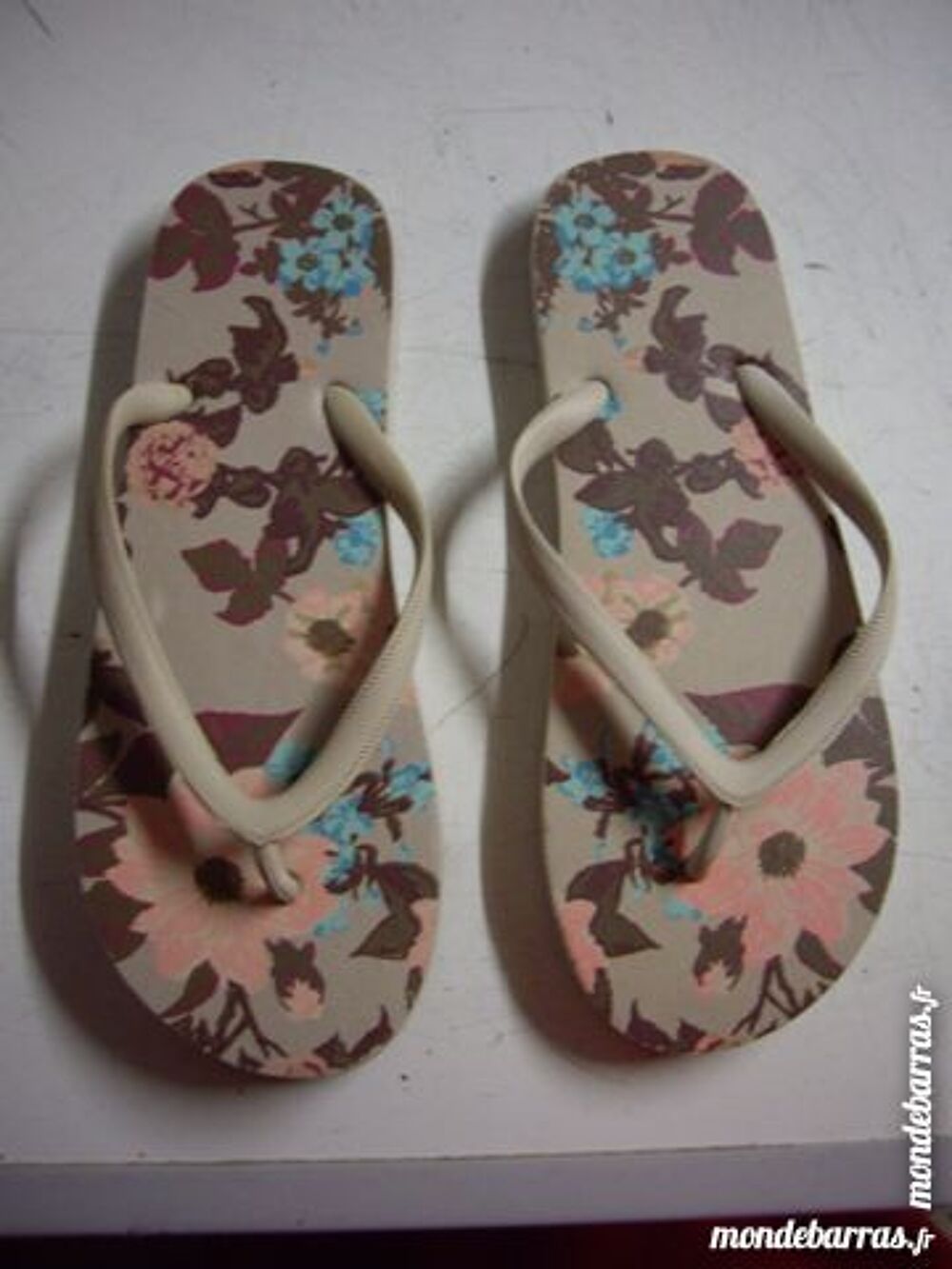Paires de Tongs pt 36/37 -neuves &agrave; 2,50 € la paire Chaussures