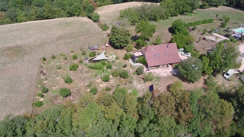 Vente Maison Grange entièrement rénovée 136 m2 terrain arboré de 3100m2 Saignes