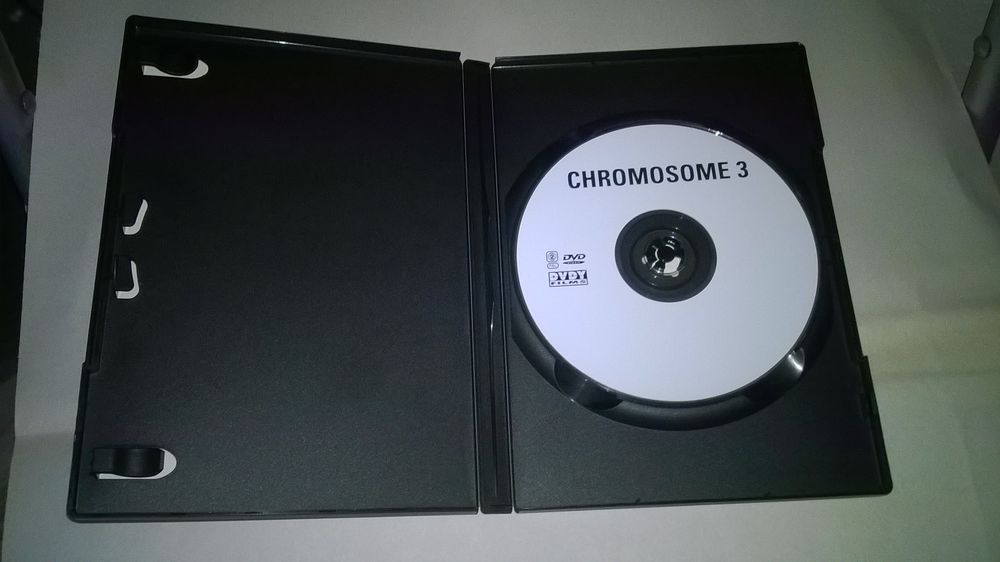 DVD Chromosome 3
1979
Bon etat
Soign&eacute;e pour des probl&egrave;mes DVD et blu-ray