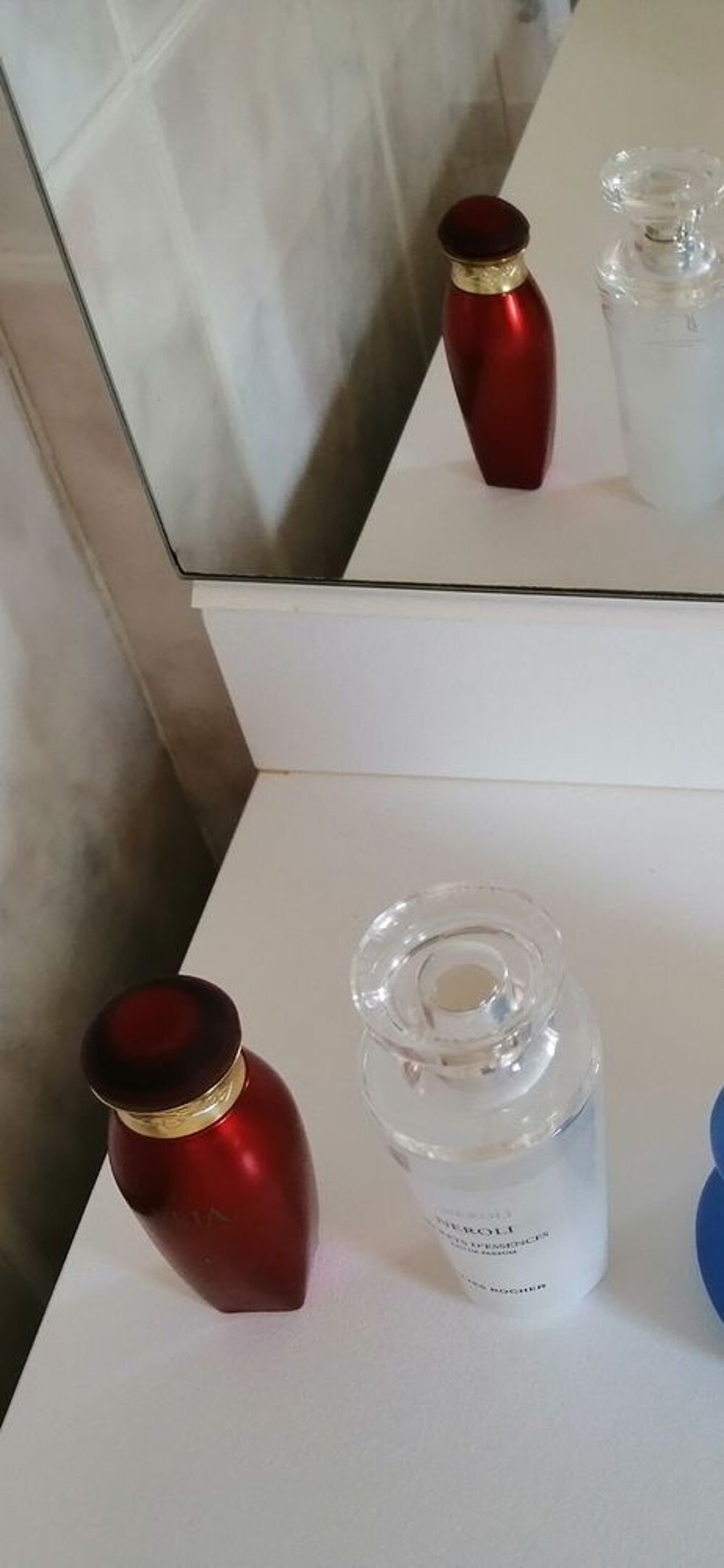 BOUTEILLES DE PARFUM VIDES 