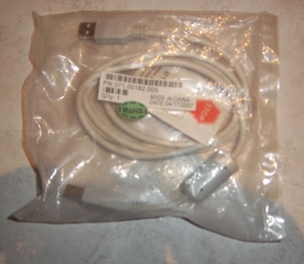 Cable USB AWM sous scell&eacute; Matriel informatique