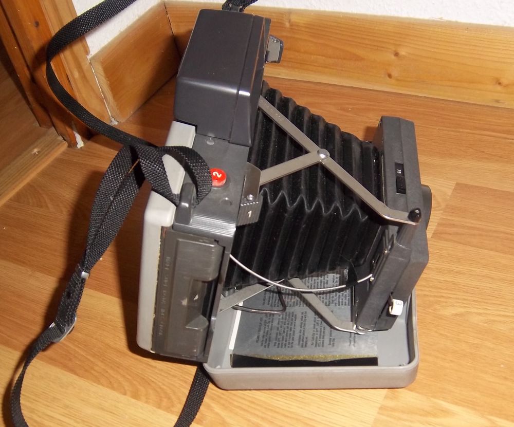 Polaroid land camera Automatic 210 Photos/Video/TV
