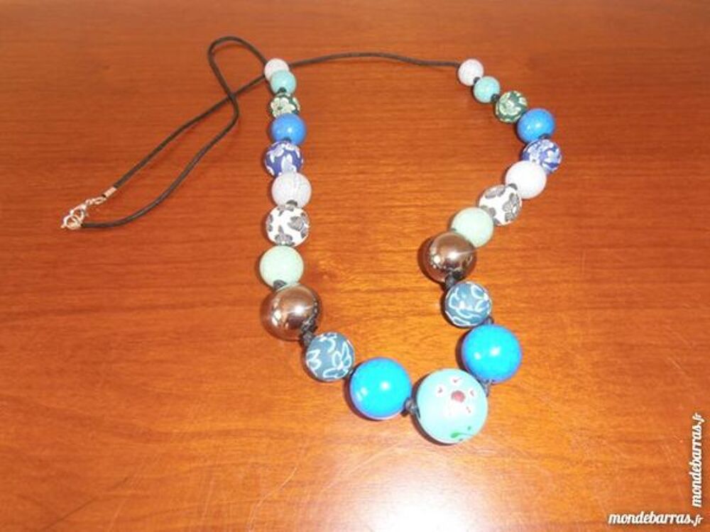 Collier perles oc&eacute;anes (28b) Bijoux et montres