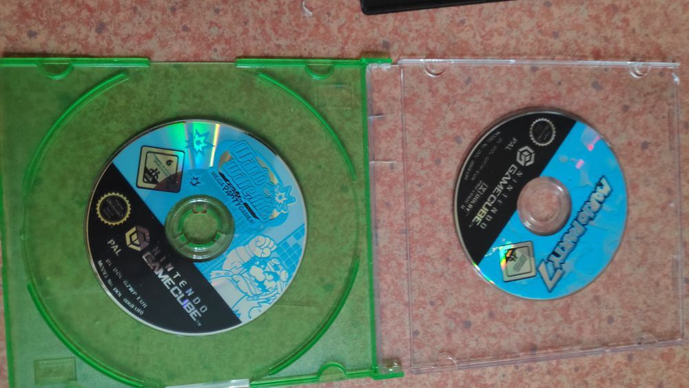 Gamecube + manettes + jeux + cartes m&eacute;moire Consoles et jeux vidéos