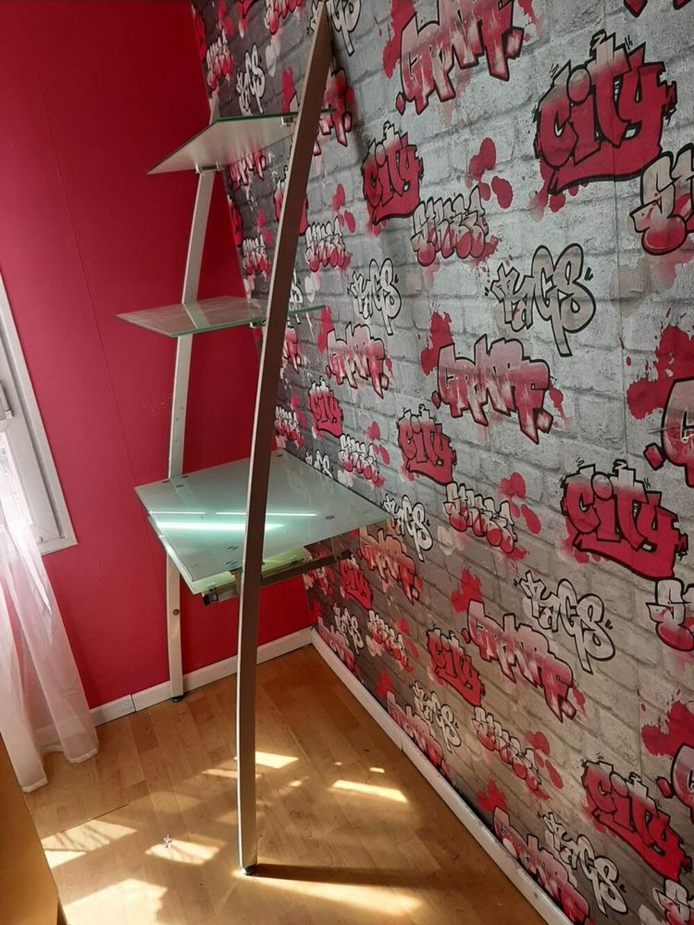 bureau en verre 
Meubles