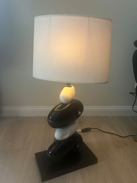 Lampe de table design noir et blanc 15 Tourcoing (59)