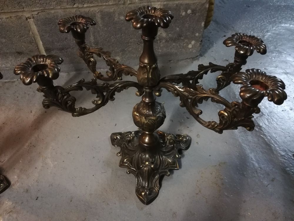 2 CHANDELIERS BOUGEOIRS 
Décoration