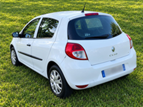 Clio III CLIO III SOCIETE DCI 75 ECO2 GENERIQUE EURO 5 2012 occasion 08200 Saint-Menges