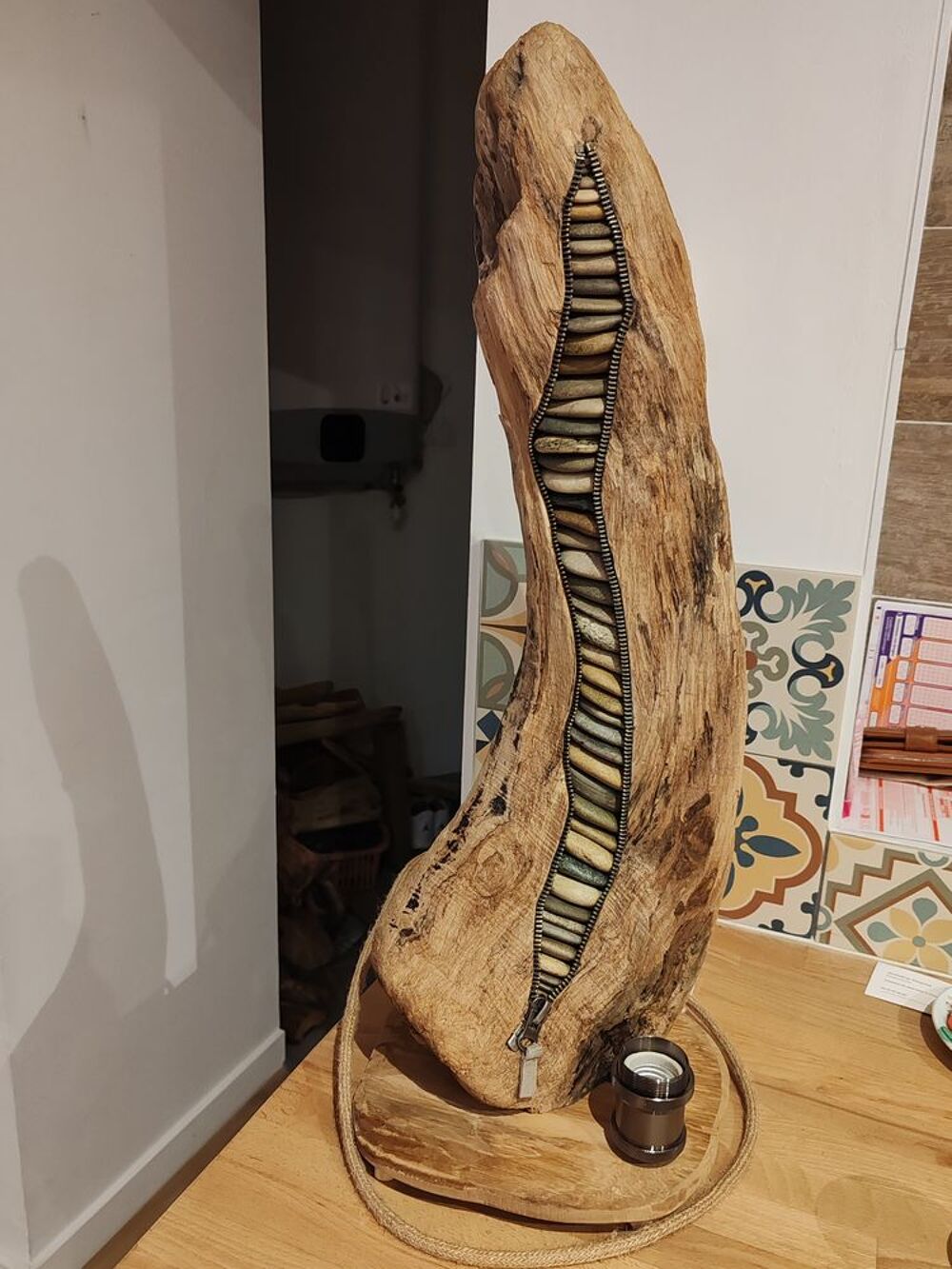 Sculpture, lampe bois, galets Décoration
