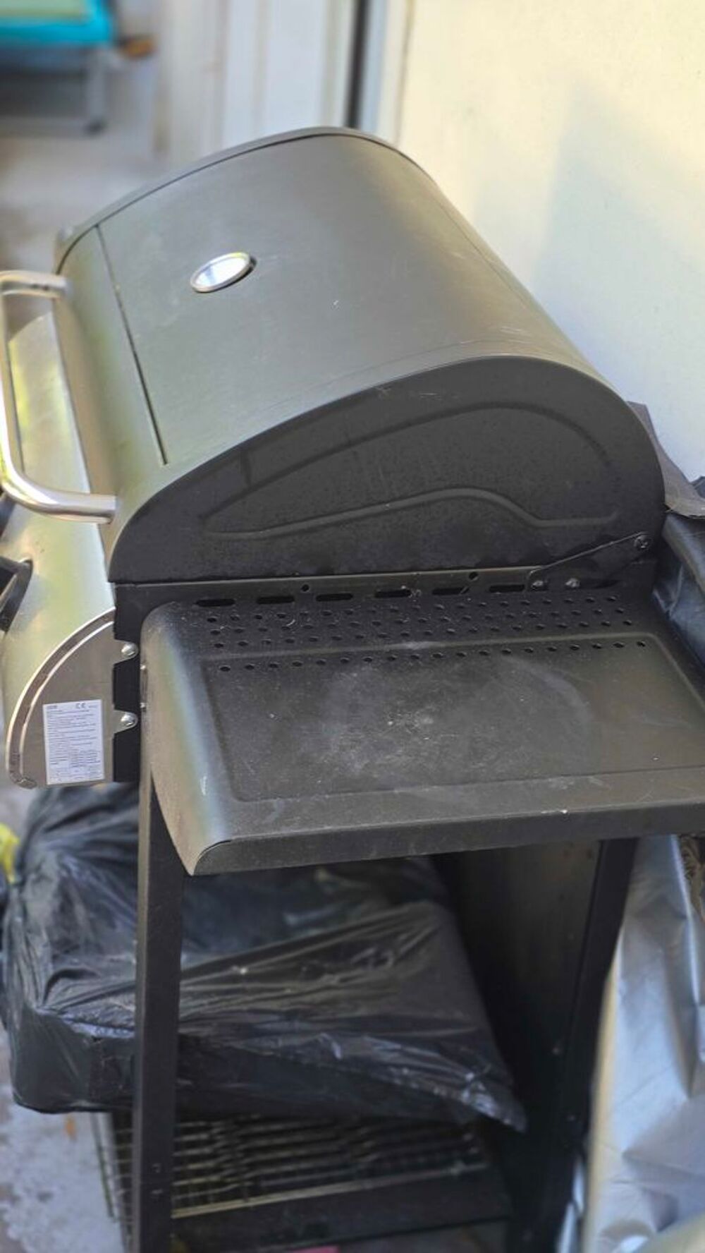 barbecue avec bouteille de gaz et detendeur Electroménager