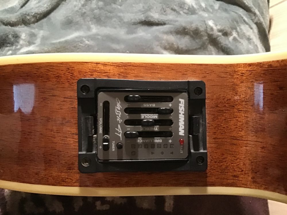 guitare Cort SFX5 gaucher,bon &eacute;tat,super preampli, 200 Instruments de musique