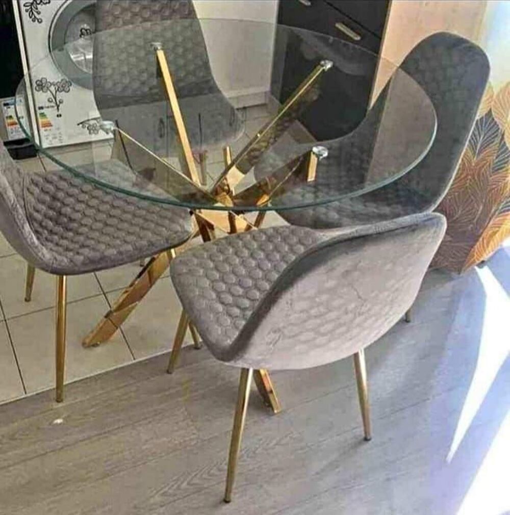 4 chaises avec table a manger prix neuf Meubles