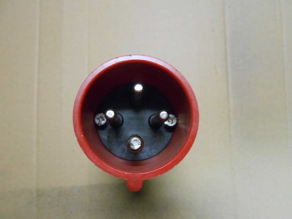 FICHE MALE TRIPHASE 16 AMPERES (53) Bricolage