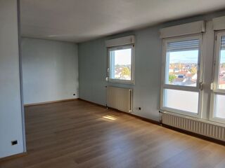  Appartement à louer 5 pièces 90 m²
