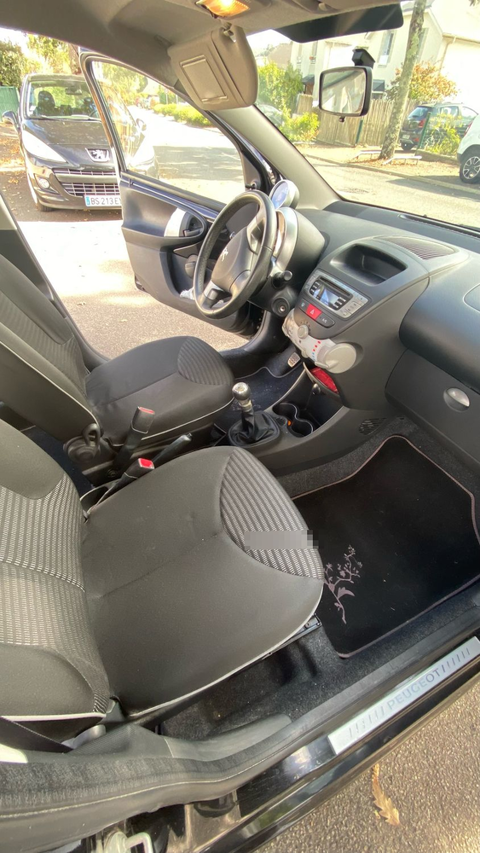 Peugeot 107 1.0e 12V 68ch BLUE LION Envy