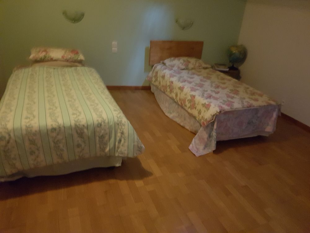 Location Appartement Louer: partie d'une maison divisée en 2 Mouzeuil-saint-martin