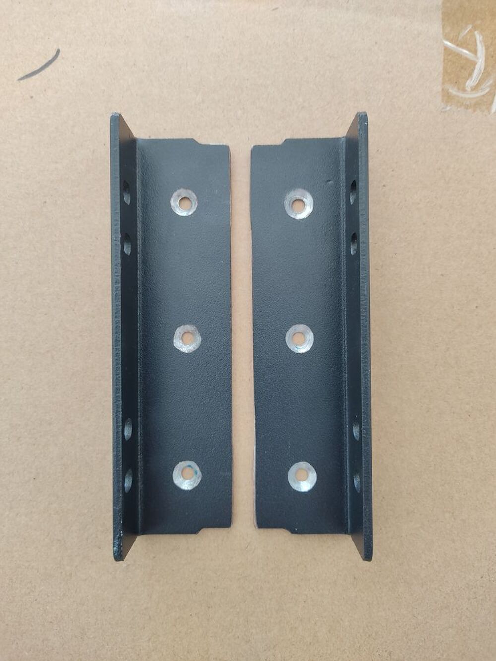 Kit &eacute;querres de fixation coffret informatique 3U 34mm Matériel informatique