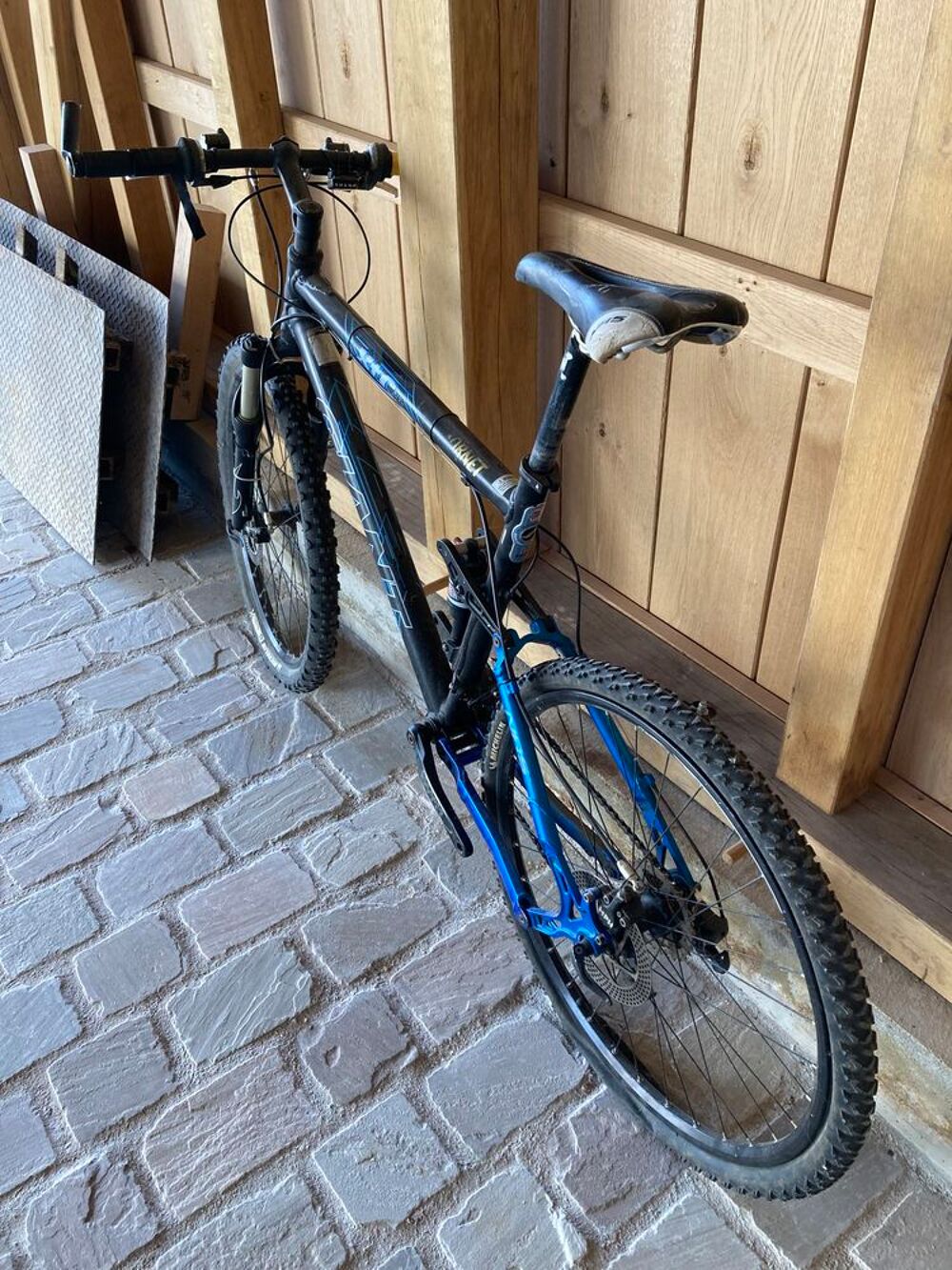 Velo VTT GIANT YUKON DISC 2010 Taille M Excelt Etat Roumazières-Loubert 16270