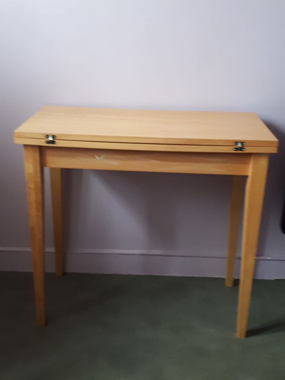 TABLE EN CH&Ecirc;NE CLAIRE Meubles