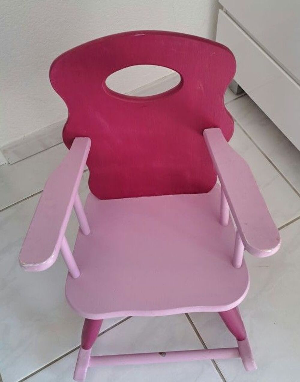 Chaise &agrave; Bascule/Rocking Chair Artisanal rose
Mobilier enfants