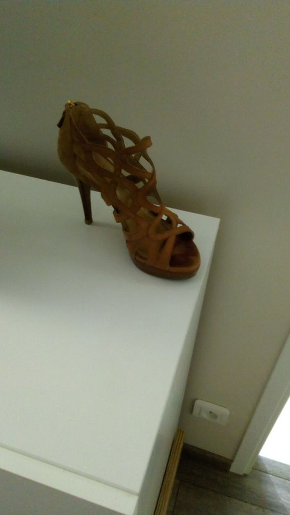 STUART WEITZMAN Sandales nude 37 Chaussures