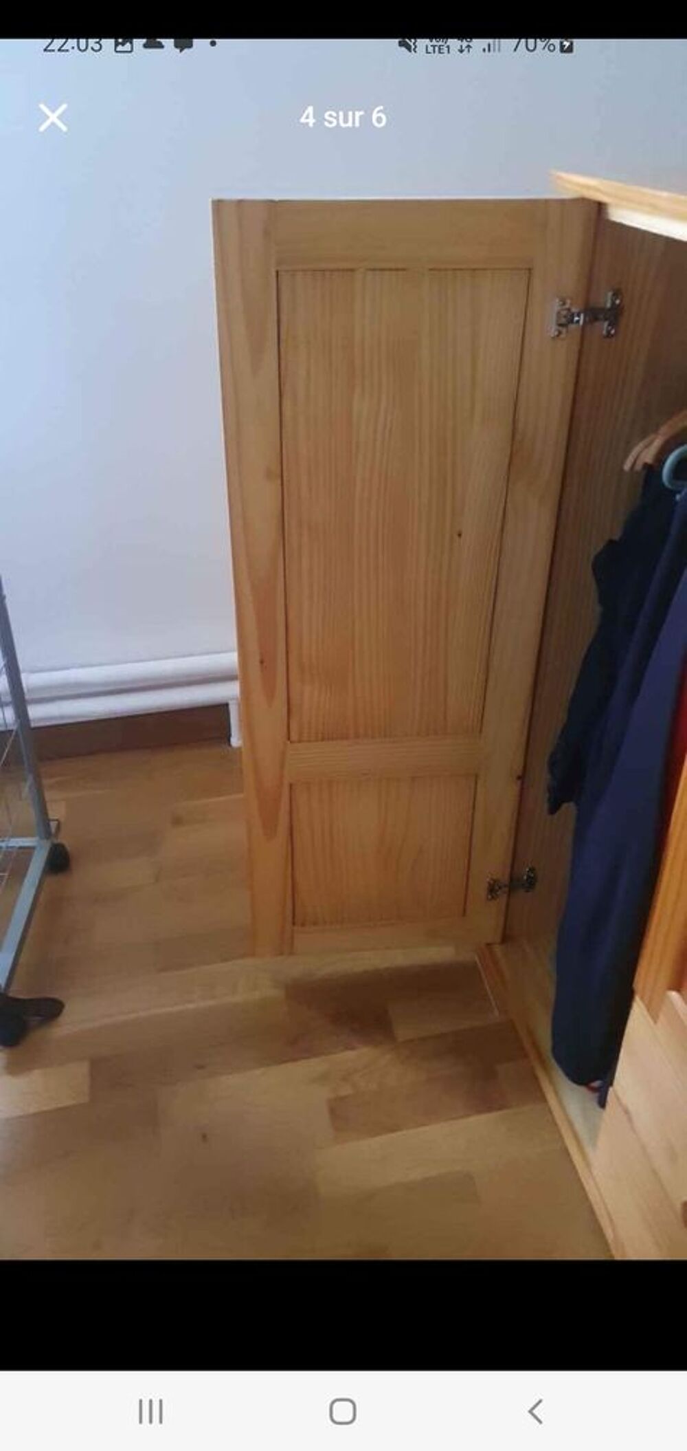 Armoire basse en pin Meubles