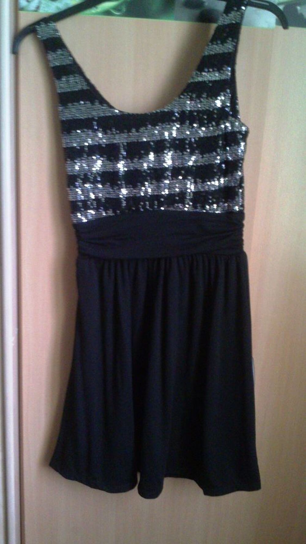 robes de soir&eacute;e Vêtements