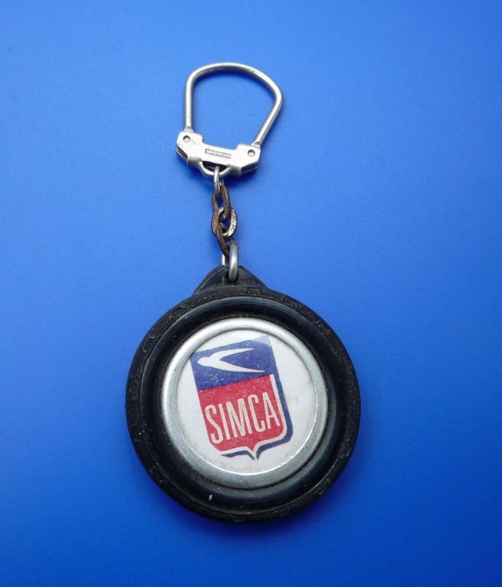 SIMCA - Porte cl&eacute; roue automobile 