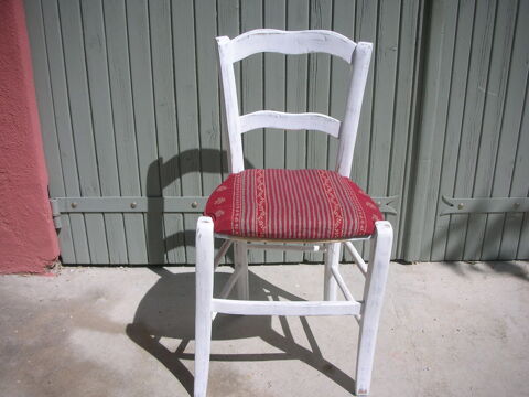 Chaise ancienne 35 Le Thor (84)