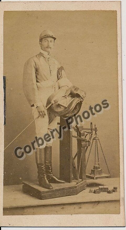 Photographie Hippique Portrait Curiosité La Pesée du Jockey 0 Loches (37)