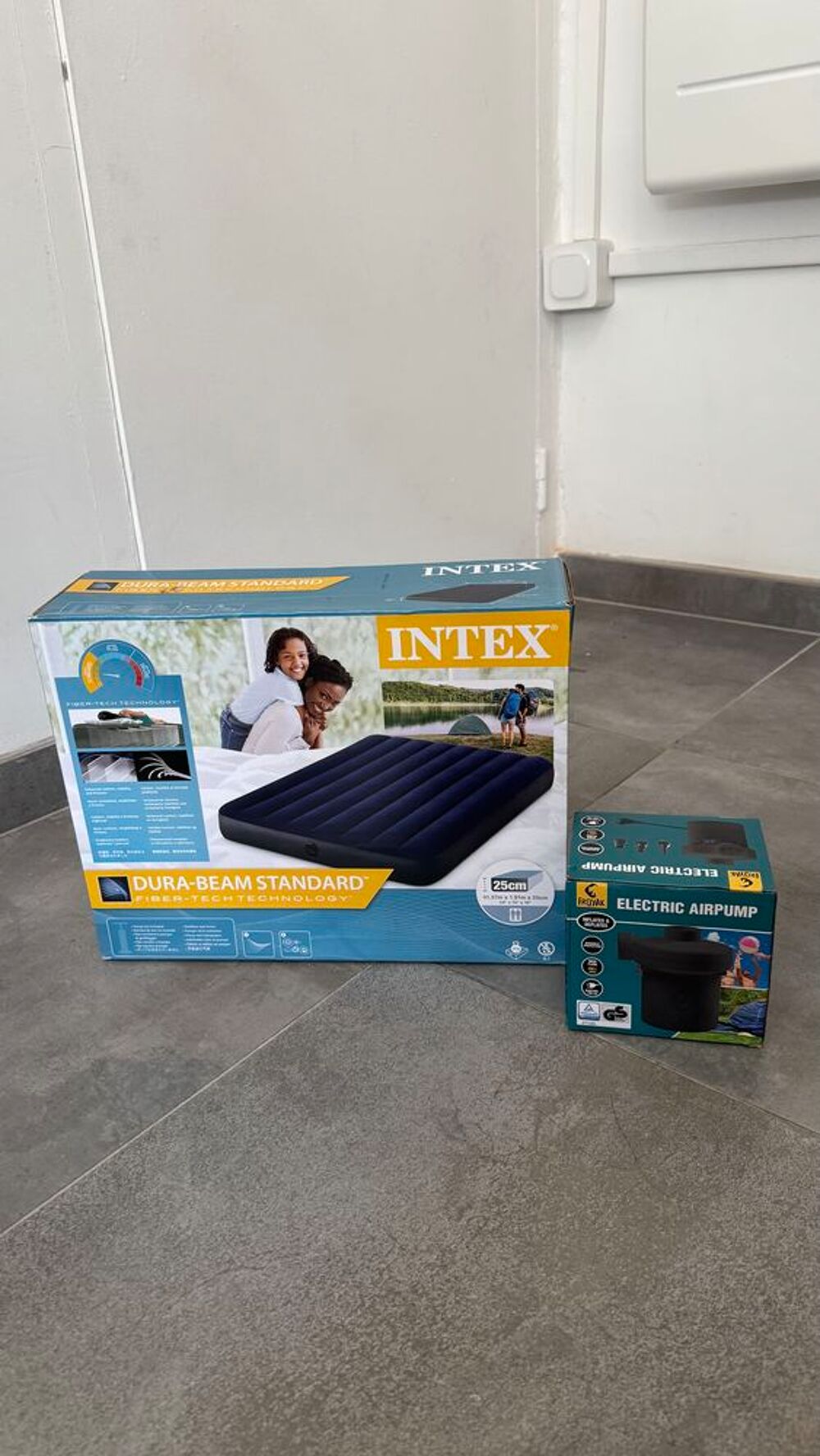 matelas gonflable + pompe &agrave; air Meubles