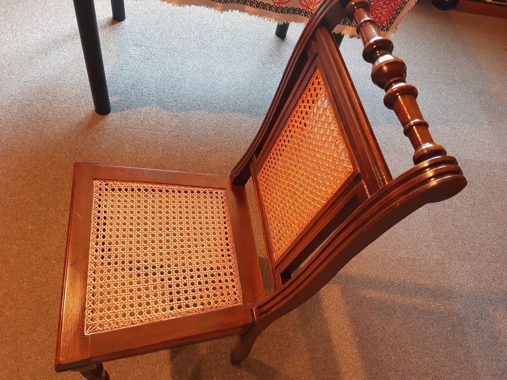 Belle chaise cann&eacute;e Meubles