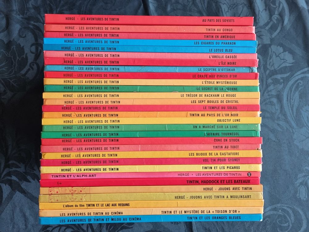 Lot de 30 albums Les aventures de Tintin Livres et BD