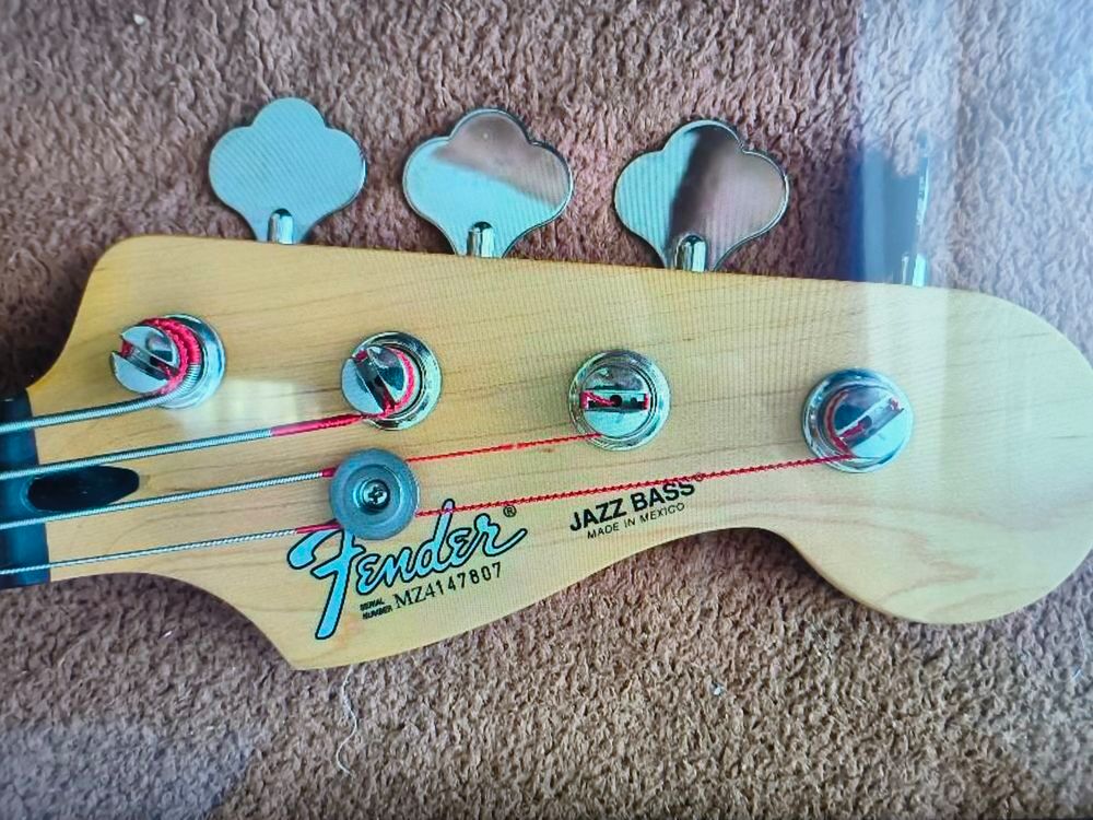 Guitare basse fender Instruments de musique