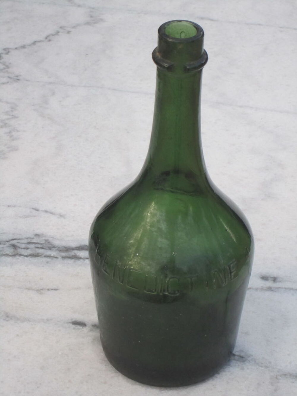 Bouteille de b&eacute;n&eacute;dictine XIX d&eacute;but XX&egrave;me si&eacute;cle
