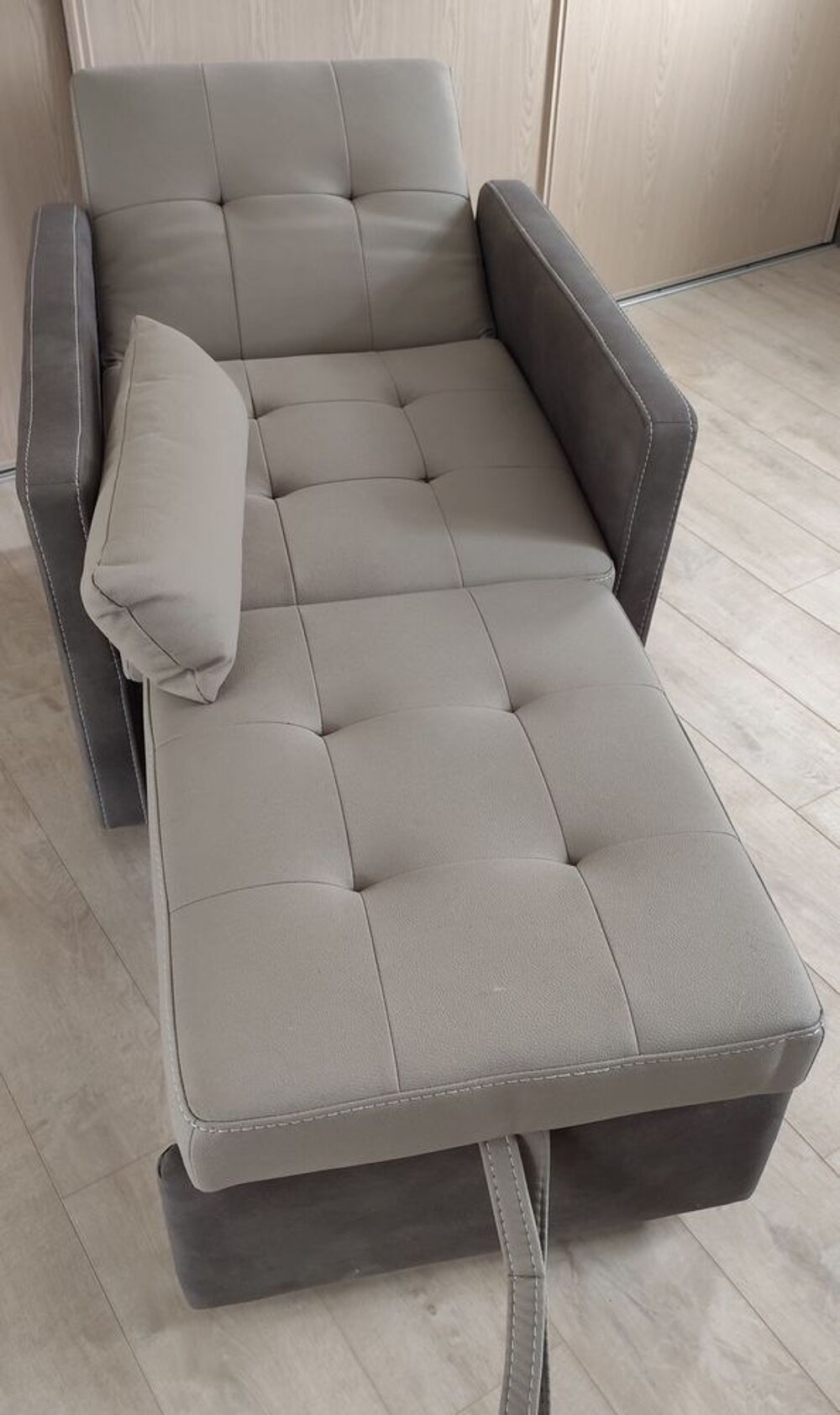 Canap&eacute; grande taille convertible 4-6 places + fauteuil Meubles