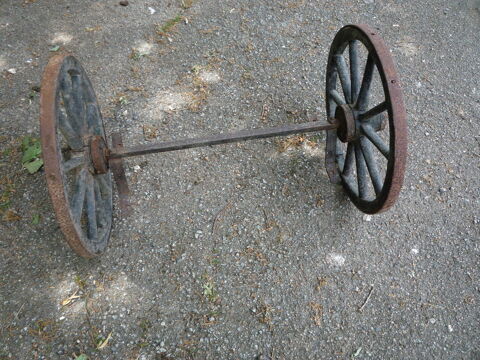 Essieu / roue  de charrette 125 Castres (81)