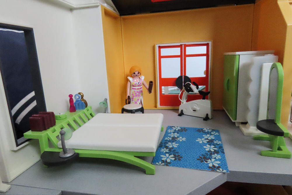 Playmobil Citylife la maison moderne enti&egrave;rement meubl&eacute;e 
Jeux / jouets