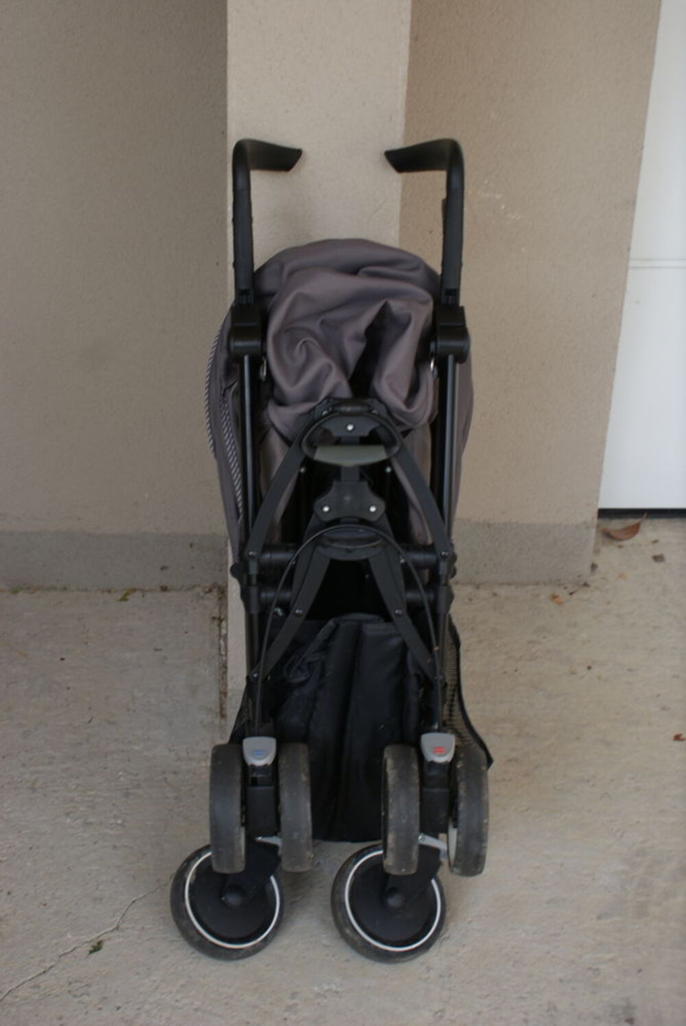 POUSSETTE BEBE Mobilier enfants
