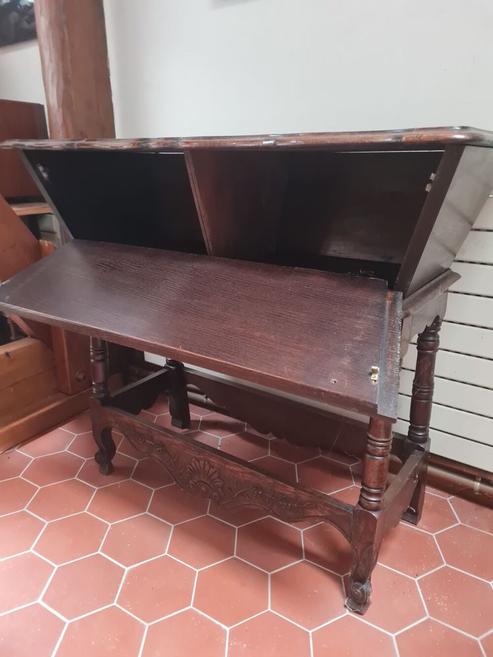 meuble en Bois Sculpt&eacute; Vintage Meubles