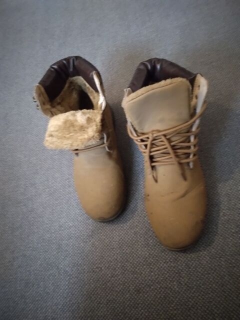 Bottes d'Hiver en Daim Marron avec Fourrure 15 Saint-Nolff (56)